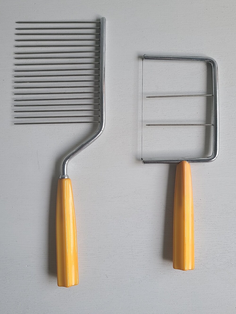 Vintage Bakelite Slicer Set